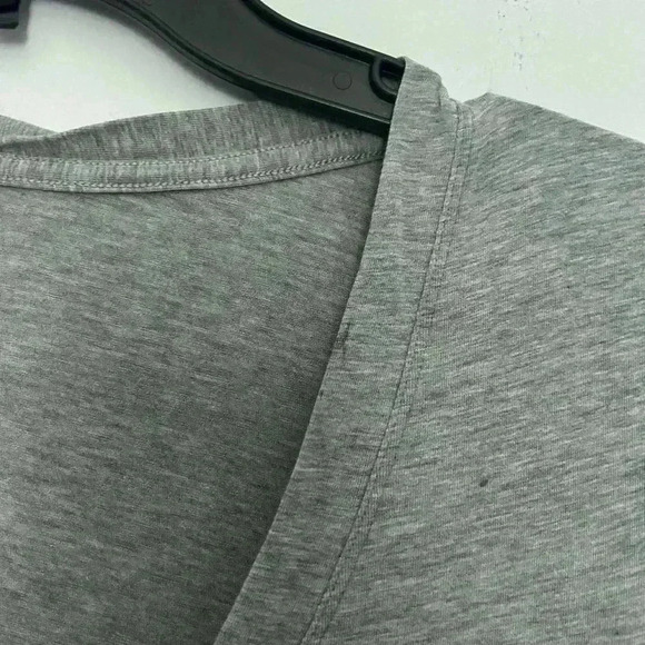 Lululemon Womens V-Neck Gray Shirt Size 8 Flawed PIT-16'' - Picture 3 of 4